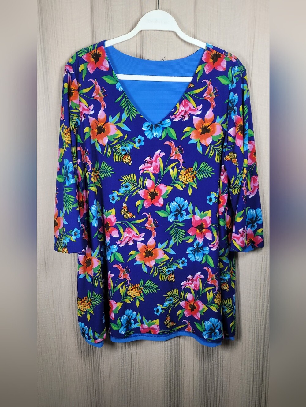 Attitudes By Renee Reversible Women’s V-Neck Tunic Top Blue Floral & Solid Blue - Picture 9 of 16